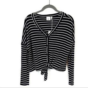 Good Luck Gem Shirt Cropped Women Size Large Tie Front Black White NWT 90s Chic